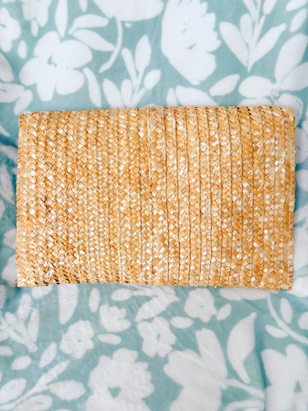 Boho Woven Jute Straw Clutch & Tassel Charm Bundle 🤍✨ - Picture 3 of 4